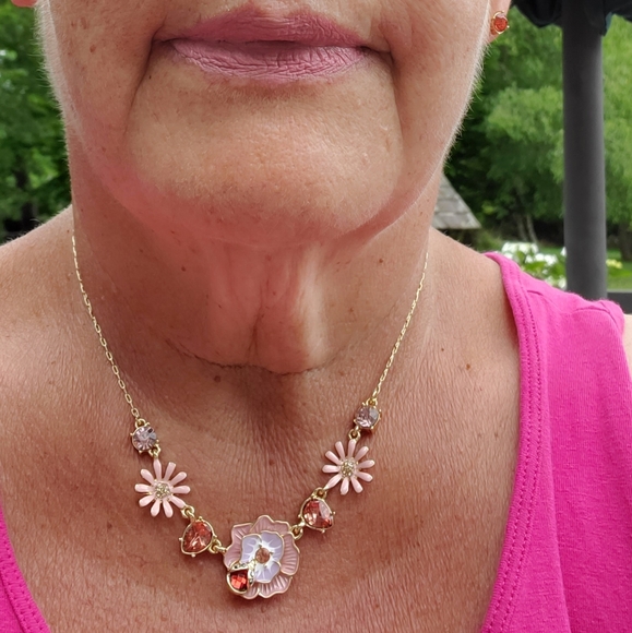 NWT Anne Klein Gold Tone Pink Crystal Set - Picture 7 of 7